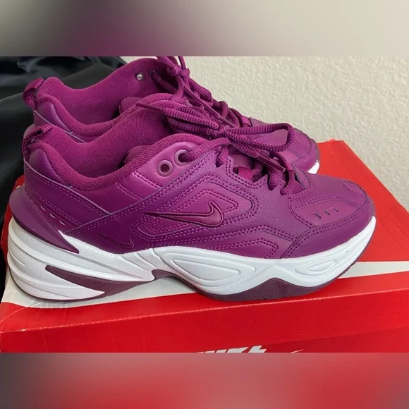 NIKE Tekno-Woman! - Picture 7 of 8